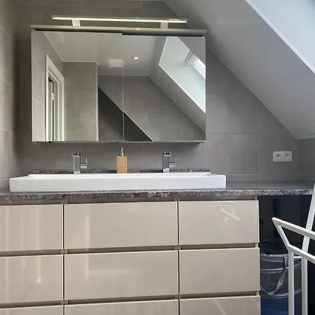In Near The Beach, Cleaning Included Apartman Nieuwpoort