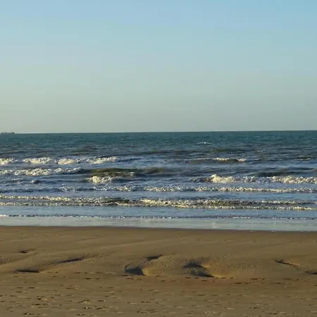 In Near The Beach, Cleaning Included Apartman