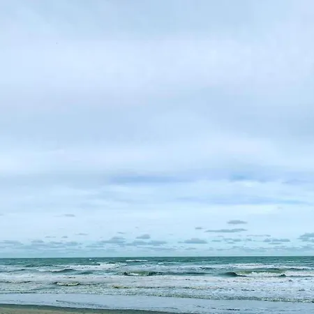 In Near The Beach, Cleaning Included Apartman *